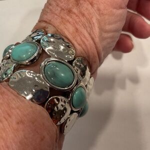 Howlite Turquoise Silver tone Stretch Bracelet 3” wide New without tag